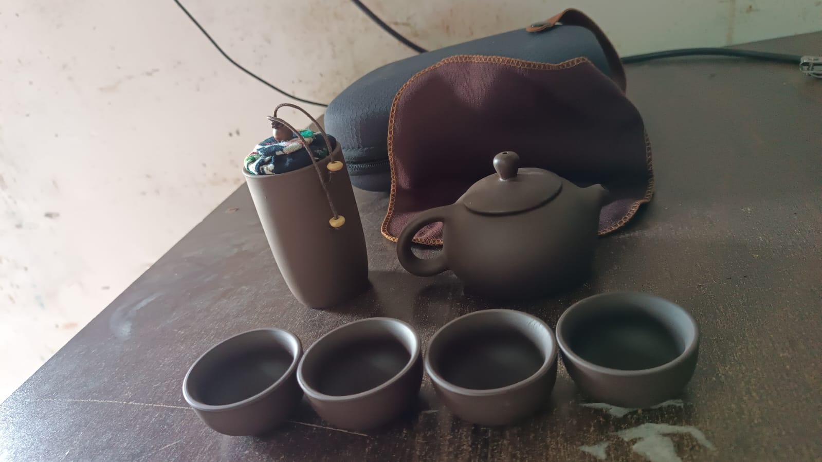 Portable Kung Fu Tea set with a portable travel bag (set of 6pcs) Portable Kung Fu Tea set with a portable travel bag (set of 6pcs)